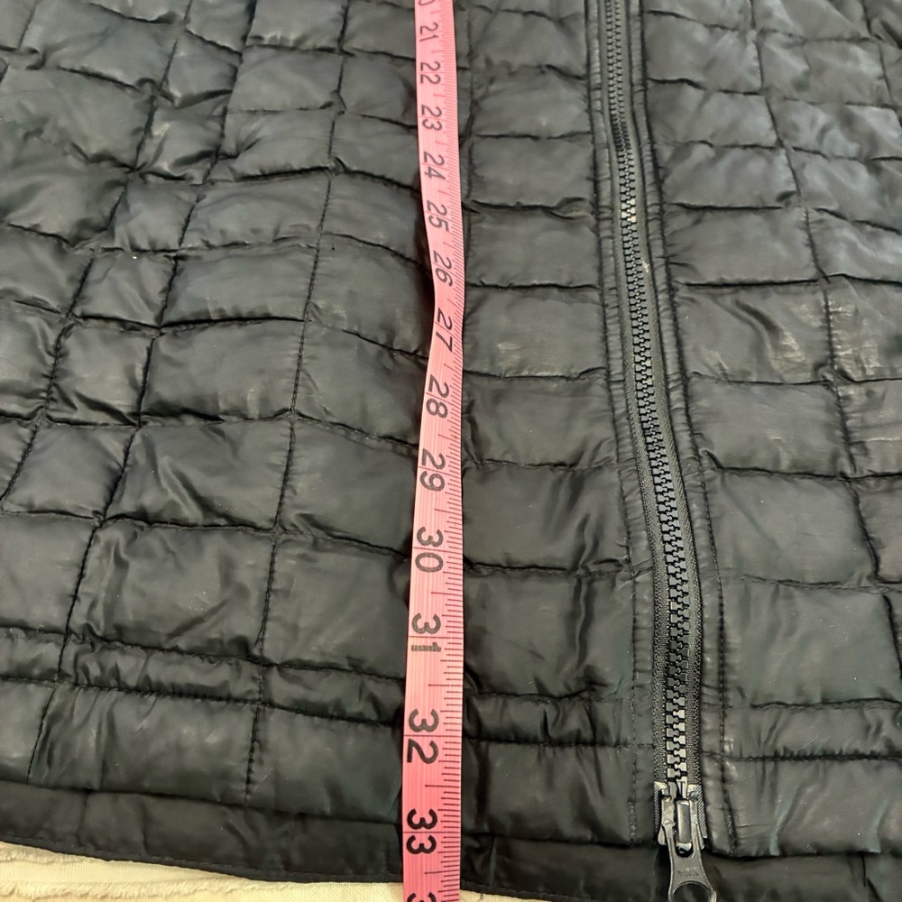 The North Face Black Quilted Jacket. Women’s size small. VGUC. Lightweight - Picture 13 of 16